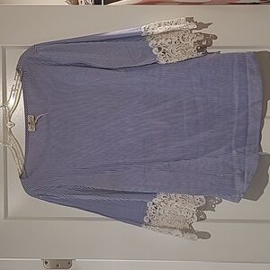Stepped top with Belle applique sleeves